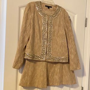 Lafayette 148 New York Skirt Suit! Lovely! Size 6